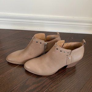NWOT Franco Sarto Leather Booties Dover Taupe